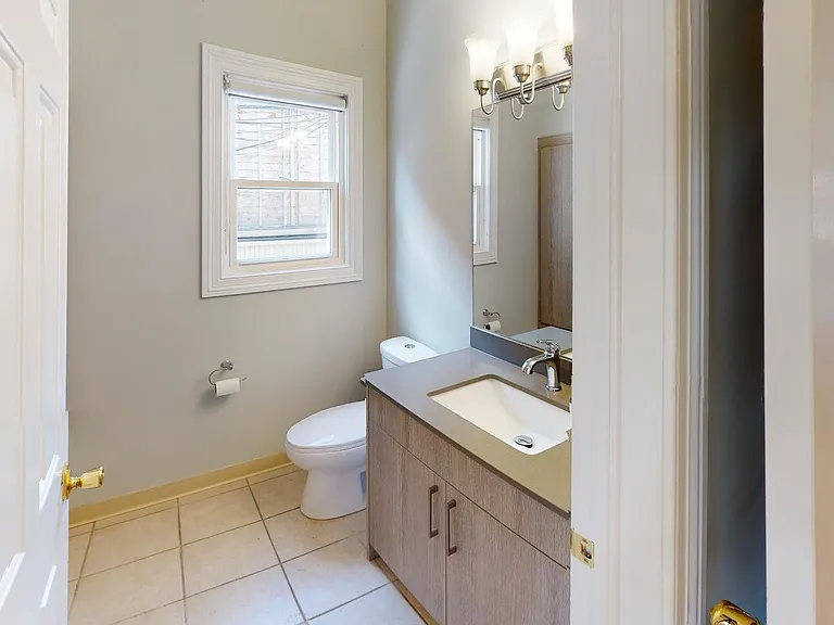 1547 W Augusta Blvd — Photo 7