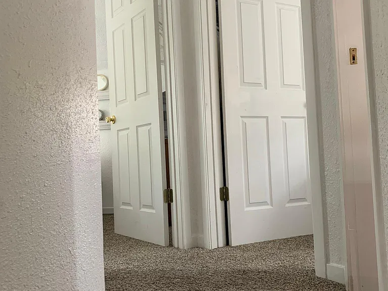2036 Midlake Dr — Photo 18
