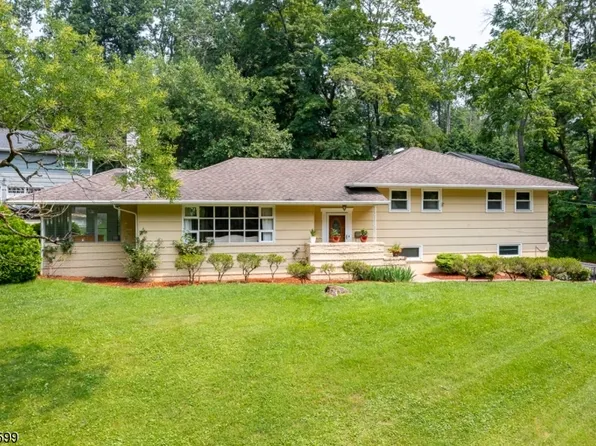 5 Seven Oaks Dr, New Providence Boro, NJ 07901