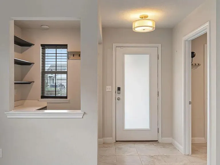 8214 Cottage Rose Dr — Photo 7
