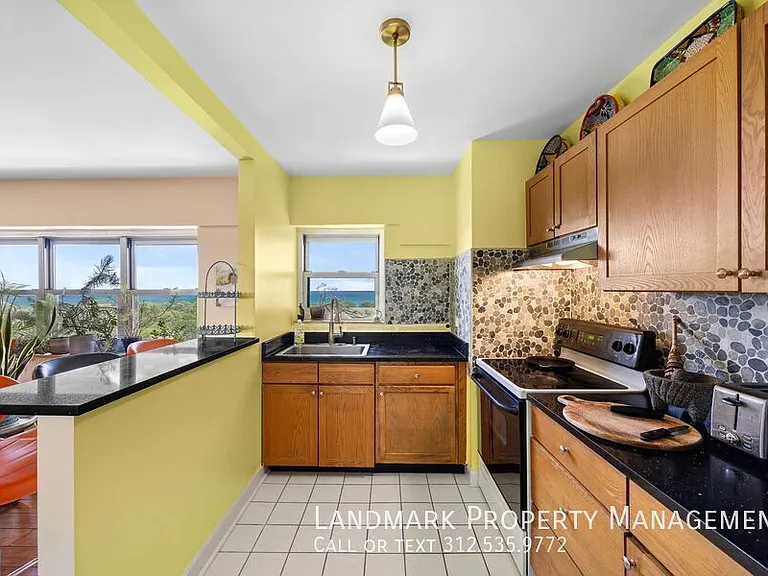 4980 N Marine Dr #1234 — Photo 3