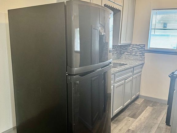 4th image of 1001 Spooner St APT C