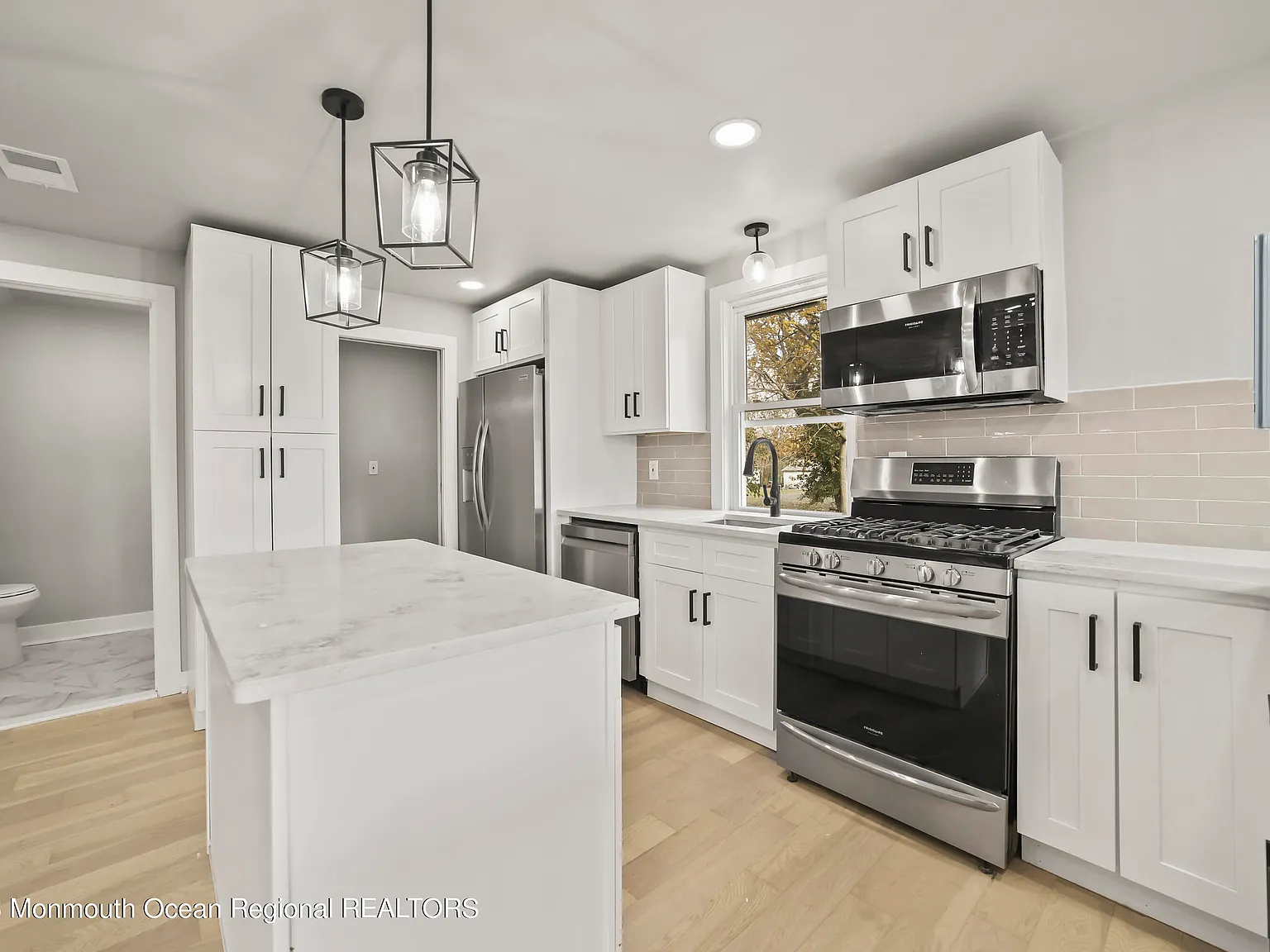 2 bed, 1.5 bath, 960 sqft, $2,950 — Photo 3