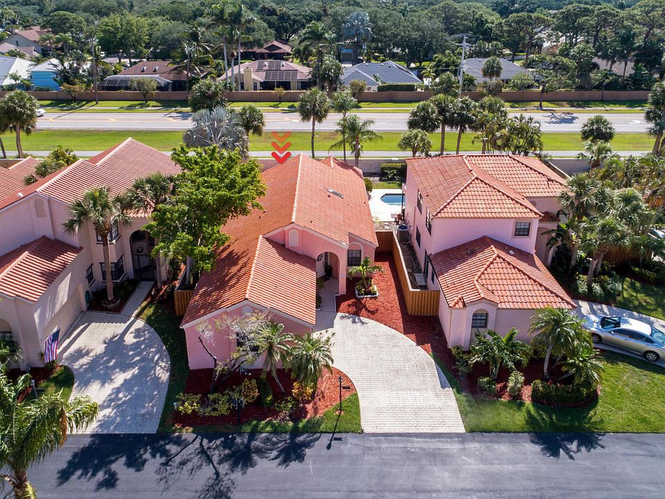 1st image of 2548 La Lique Cir