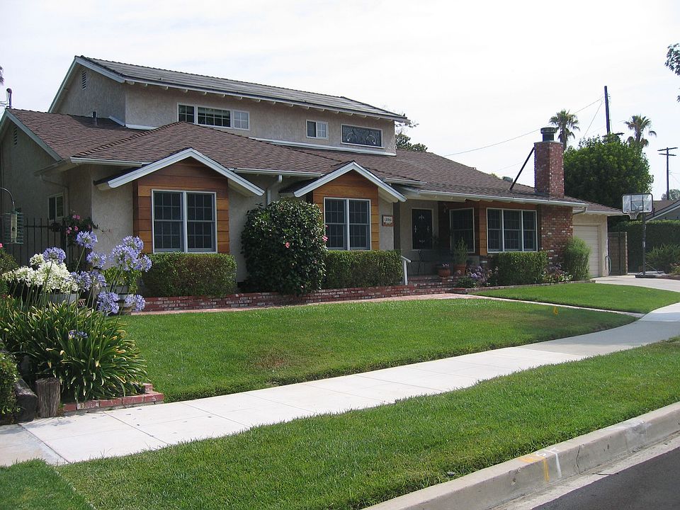 Lovely & serene curb appeal