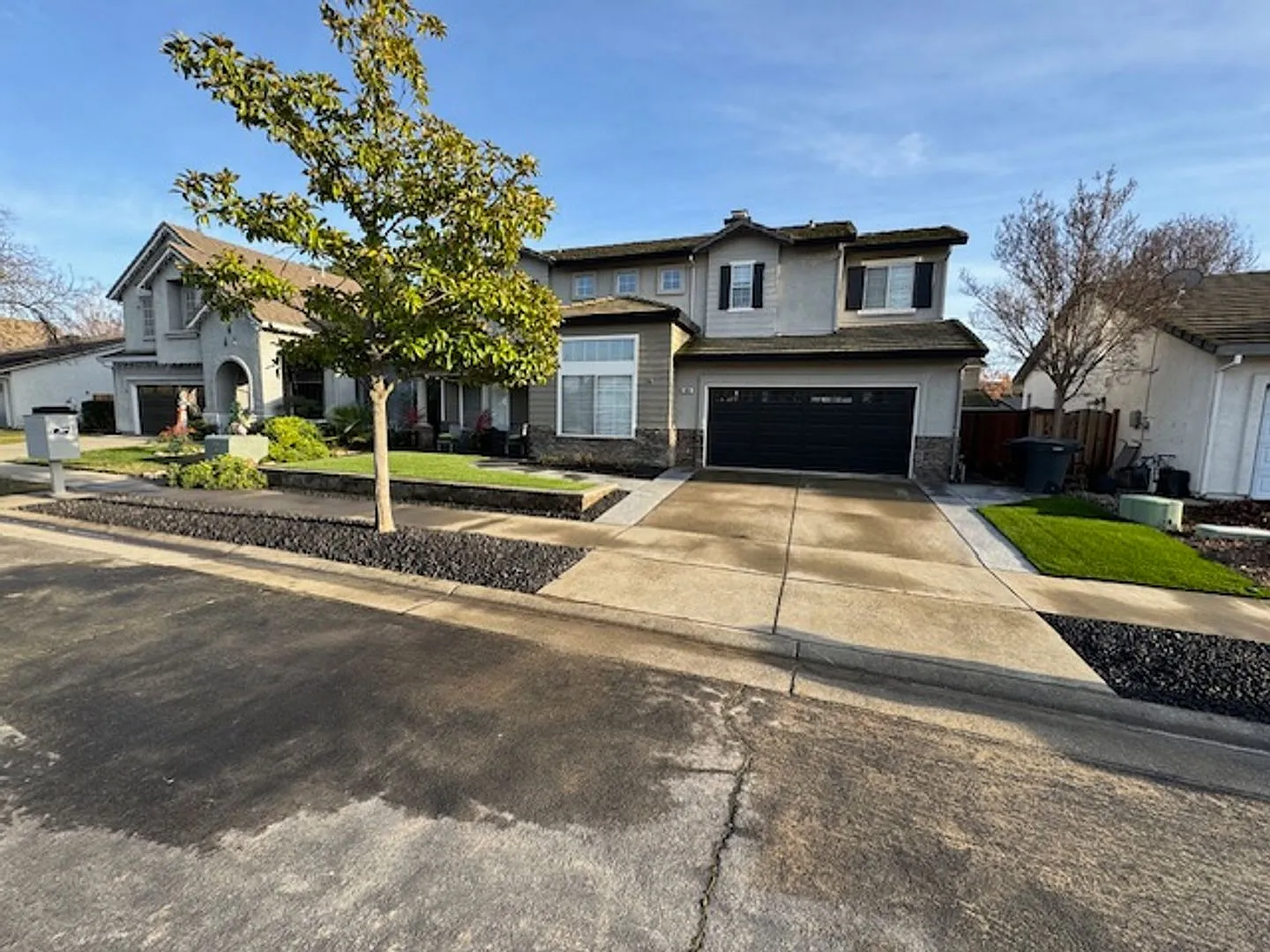 808 Madison Way photo 1