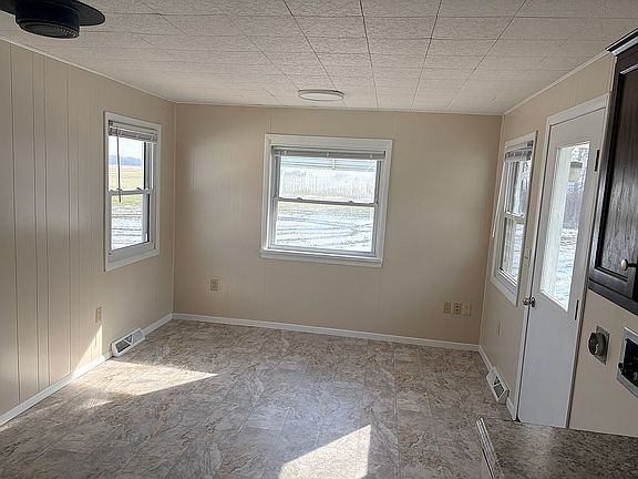 5th image of 12819 Luthman Rd