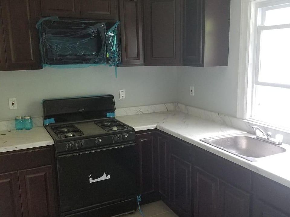 1st image of 50 Eppirt St