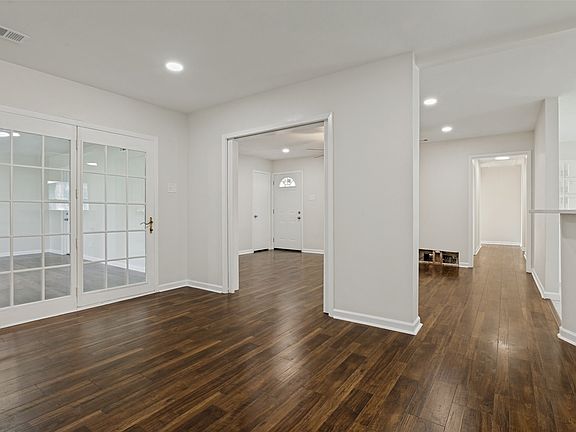 5th image of 3811 Rolinda Dr