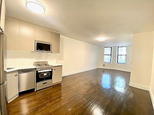 1st image of 2112 Regent Pl #1