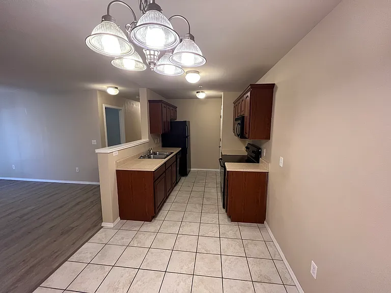 Clifton Height Apartments — Photo 35