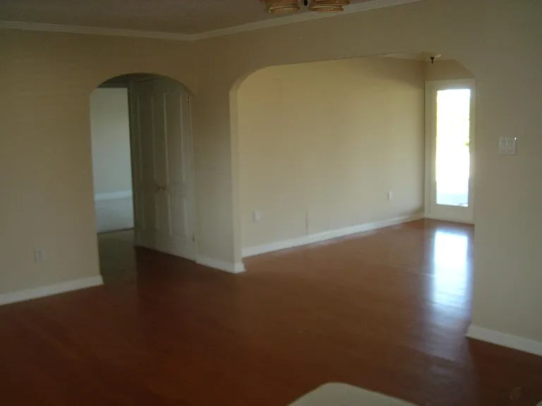 43520 Illinois Ave — Photo 8