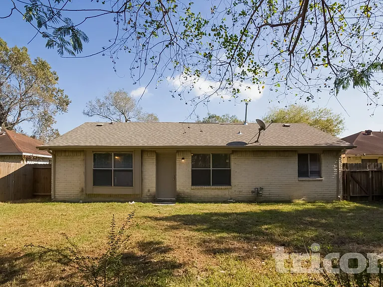 12211 Haroldson Forest Dr — Photo 15