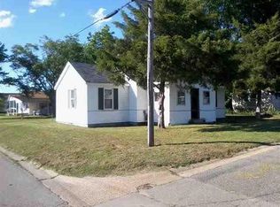 1402 E Kathleen St, Sikeston, MO 63801