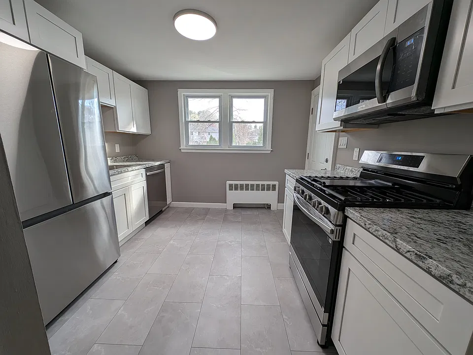 25 Evergreen Ave