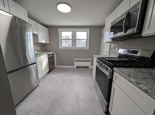 25 Evergreen Ave, Bedford, MA 01730