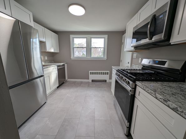 25 Evergreen Ave