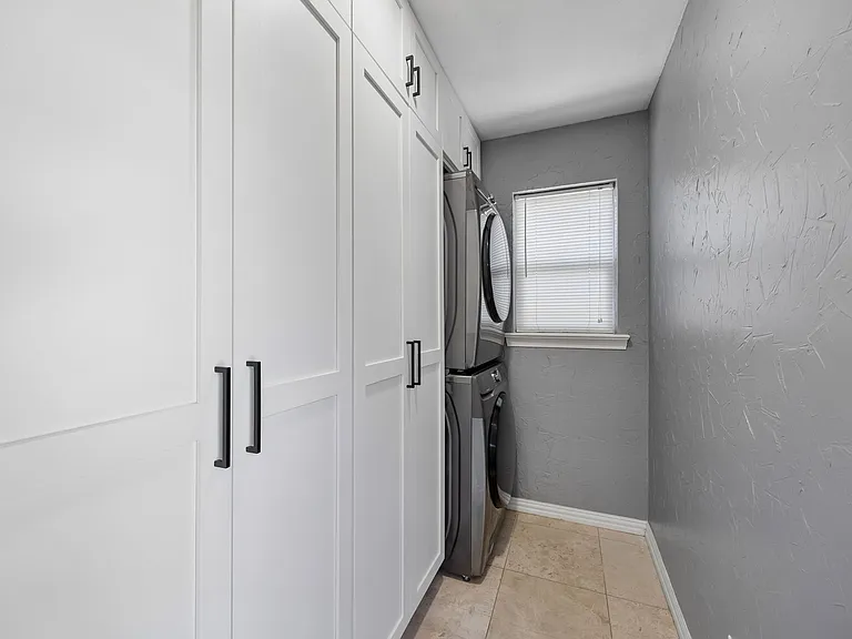 8618 Lockhaven Dr — Photo 13