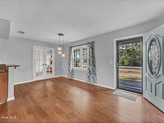 5th image of 1006 Kenningston St