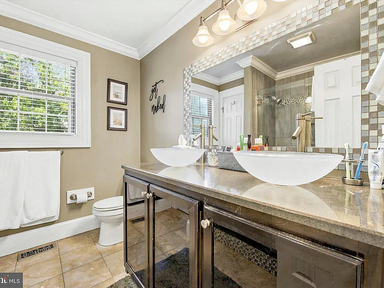 158 Mansion House Dr — Photo 16