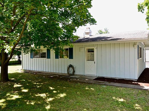 4th image of 207 Hibbard Ave
