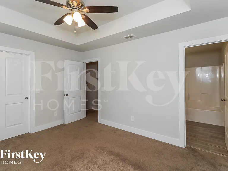 4535 Bonneville Dr — Photo 12