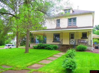 321 E Robinson St, Lake Crystal, MN 56055