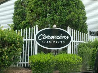 26 Commodore Cmns, Derby, CT 06418