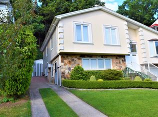 645 W Fingerboard Rd, Staten Island, NY 10305