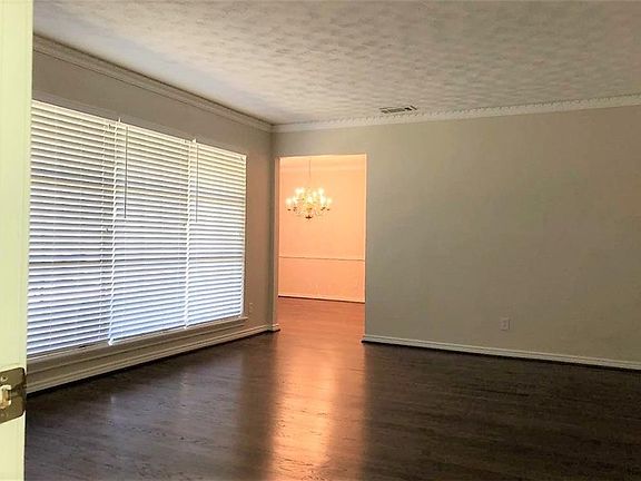 3rd image of 7625 Blossom Ln
