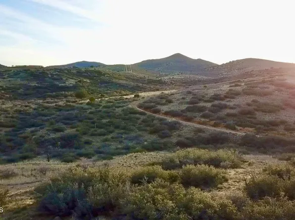 1960 S Orme Rd, Dewey, AZ 86327