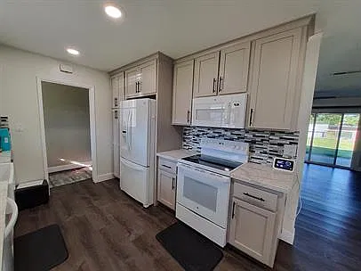 4 bed, 1786 sqft, $2,600 — Photo 4
