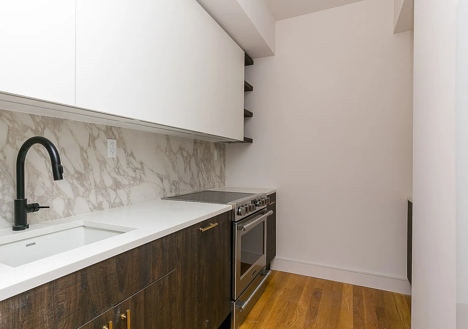 321 Wythe Avenue — Photo 4