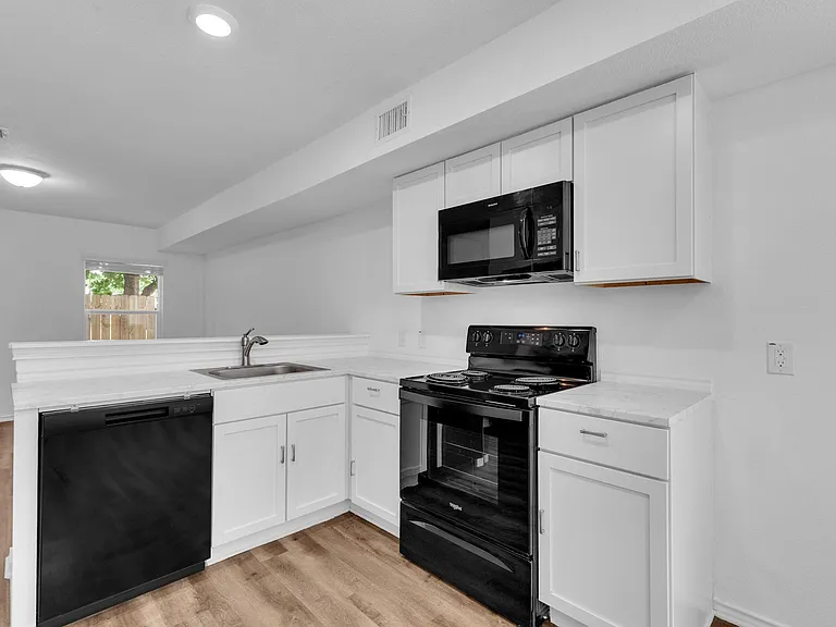 350 Debus Dr #117A — Photo 6