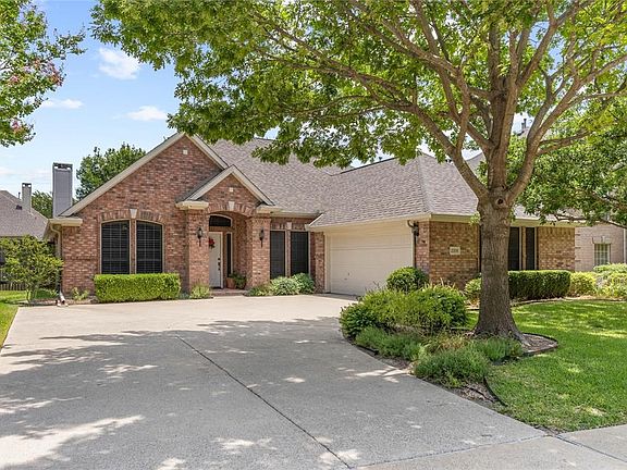 5th image of 2209 Whitney Ln