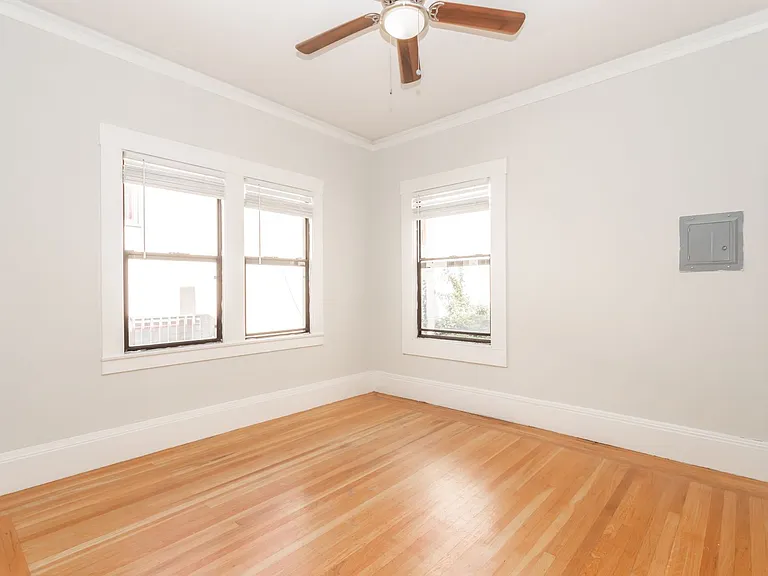 3205 College Ave — Photo 9