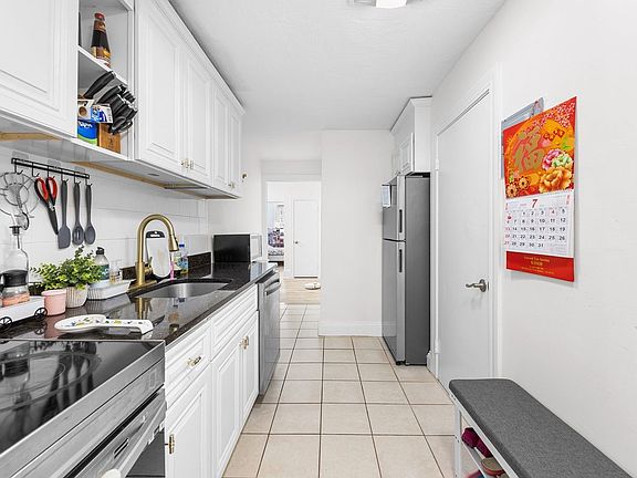 3rd image of 56 Park Vale Ave APT 4