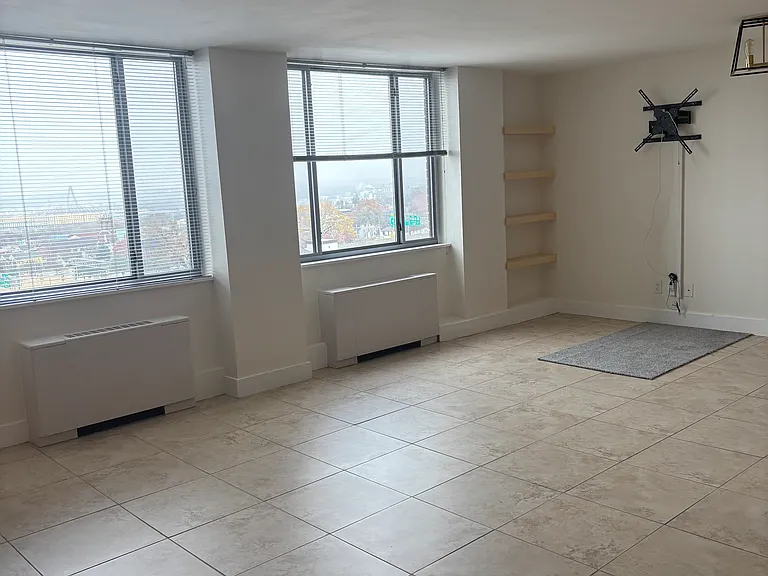 600 E 8th St #5D — Photo 8