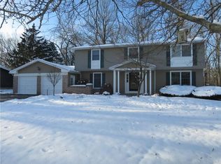 135 Mont Morency Dr, Rochester, NY 14612