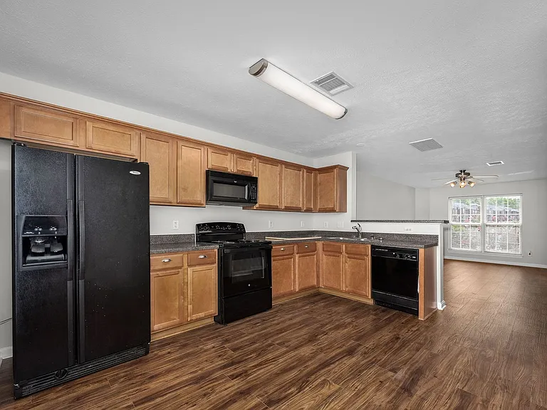 340 Stewarts Landing Cir — Photo 13