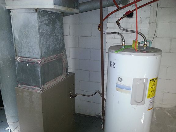 5th image of 626 N Oxford St