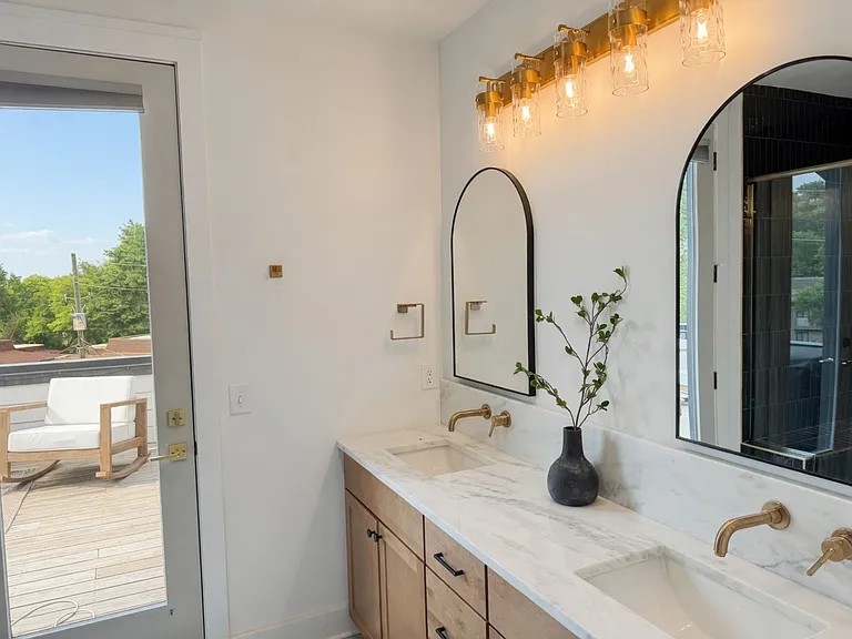 828A Watts Ln — Photo 11