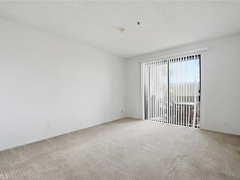 2559 Plaza Del Amo #104 — Photo 14