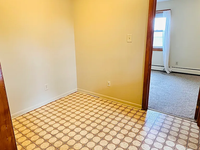 96 Main St #2R — Photo 4