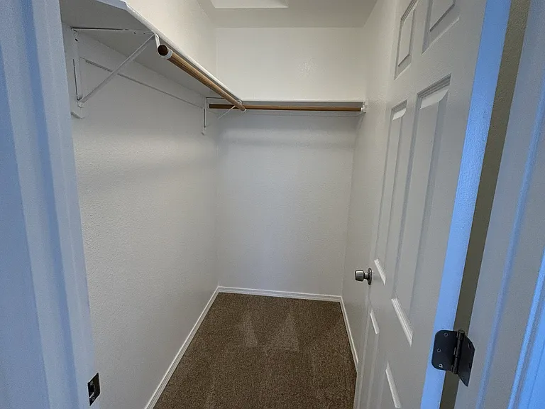 1559 Courtney Place — Photo 18