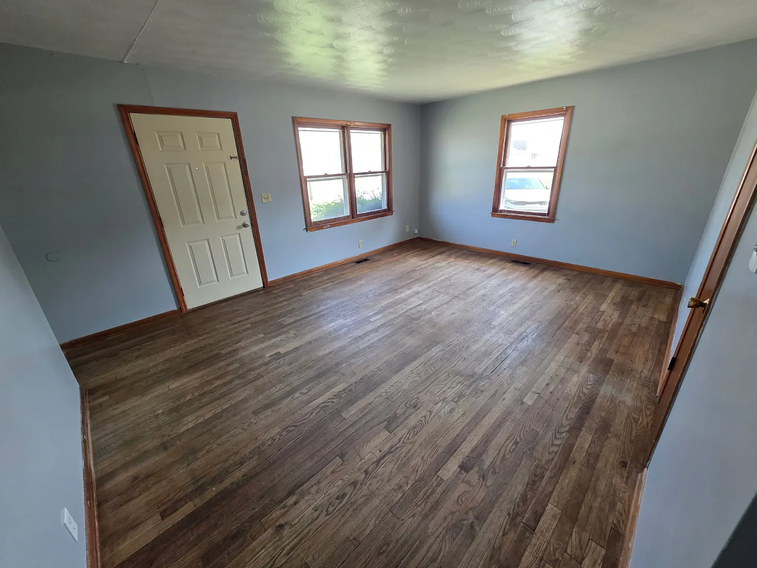 2 bed, $900 — Photo 2