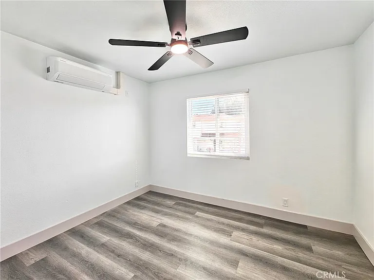 6728 S Whittier Ave — Photo 9