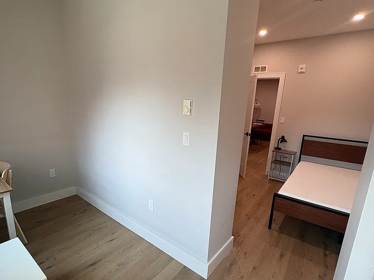 173 Maverick St #2 — Photo 7
