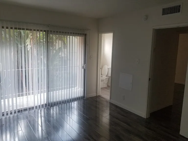 12313 Chandler Blvd — Photo 14