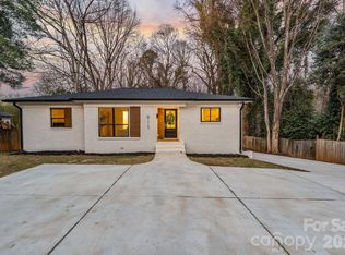 911 E Woodlawn Rd, Charlotte, NC 28209